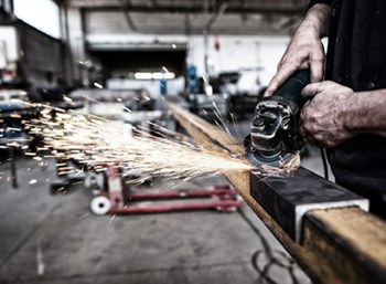 Congiuntura dell'industria manifatturiera: si affaccia una timida ripresa sostenuta ancora dagli ordini esteri