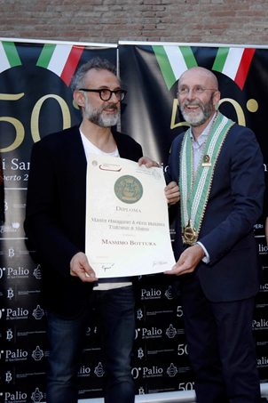 A Massimo Bottura il diploma di Maestro Assaggiatore di Aceto Balsamico Tradizionale